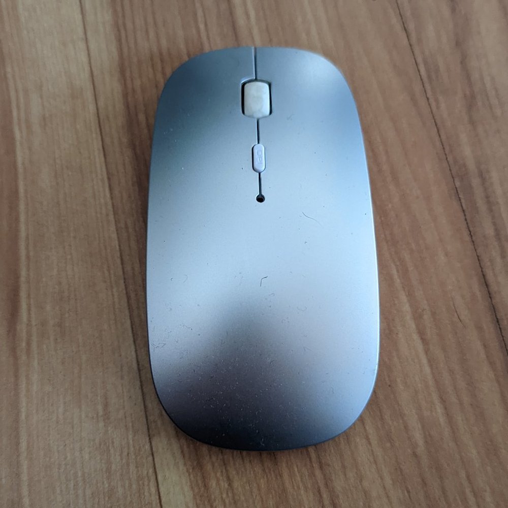 NWOT Bluetooth Mouse Wireless Slim USB Rechargable Quiet Silver